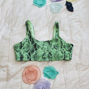 Alo Yoga, VAPOR SNAKESKIN BRA - NEON LIME, M size